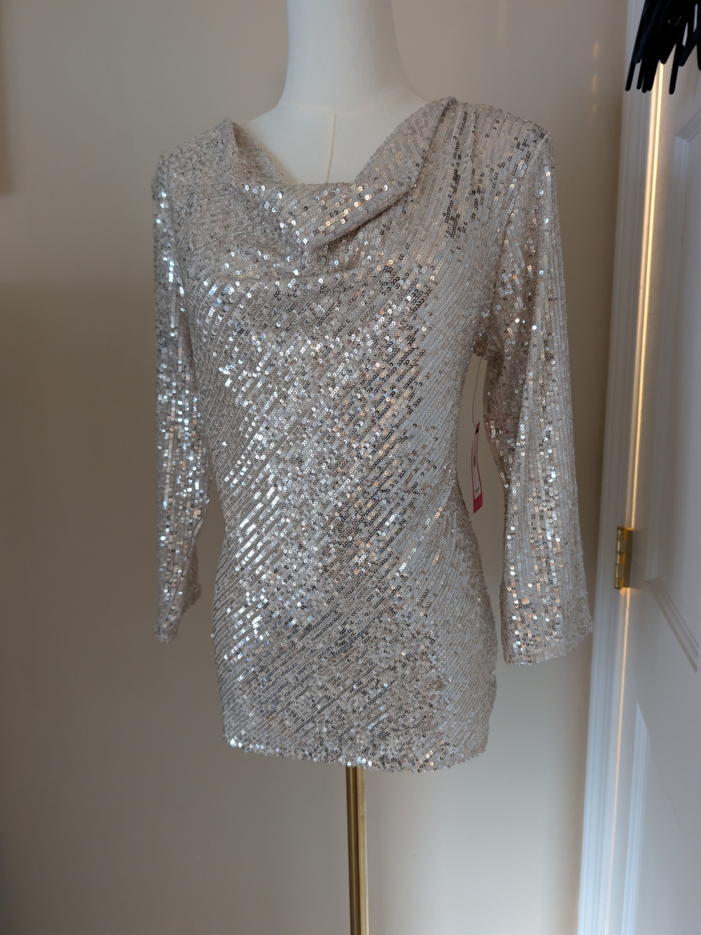 Vince Camuto Twinkle & Glow Sequin Cowl Top Champagne Silver M NWT